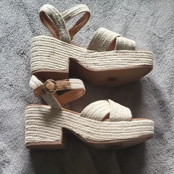 Old Navy Cream Espadrille Platform Shoes - Picture 4 of 5